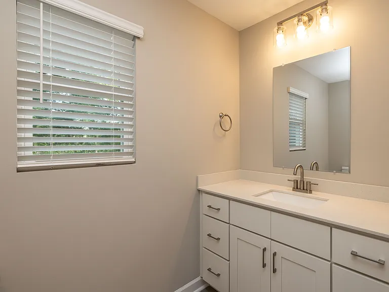 810 Long St — Photo 37