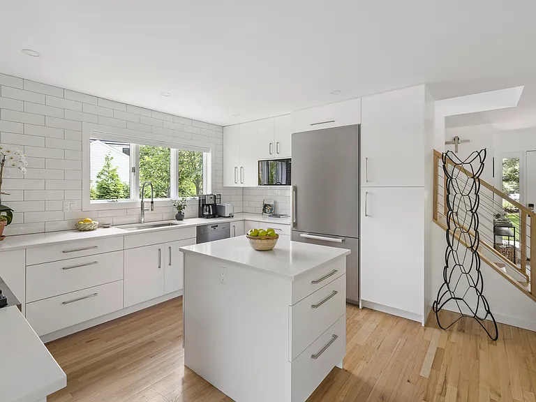 15 Margaret Dr — Photo 10