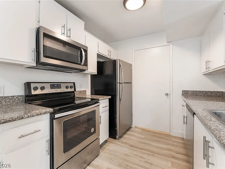 5251 Mission Carmel Ln #208 — Photo 4
