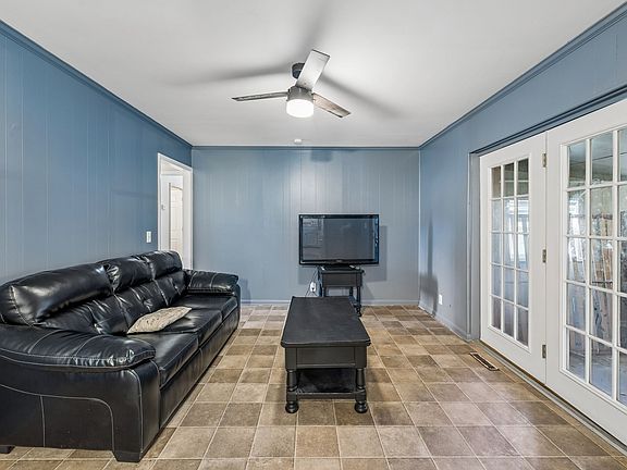 5th image of 1246 Apache Ln