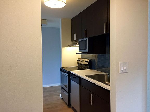 5th image of 9447 166th Ave NE APT 102