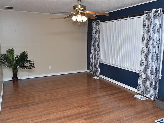 3rd image of 5435 Georgia St