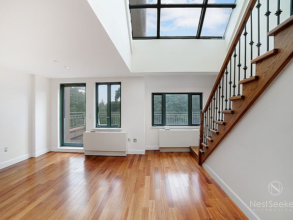 2nd image of 83-30 Kew Gardens Rd #B