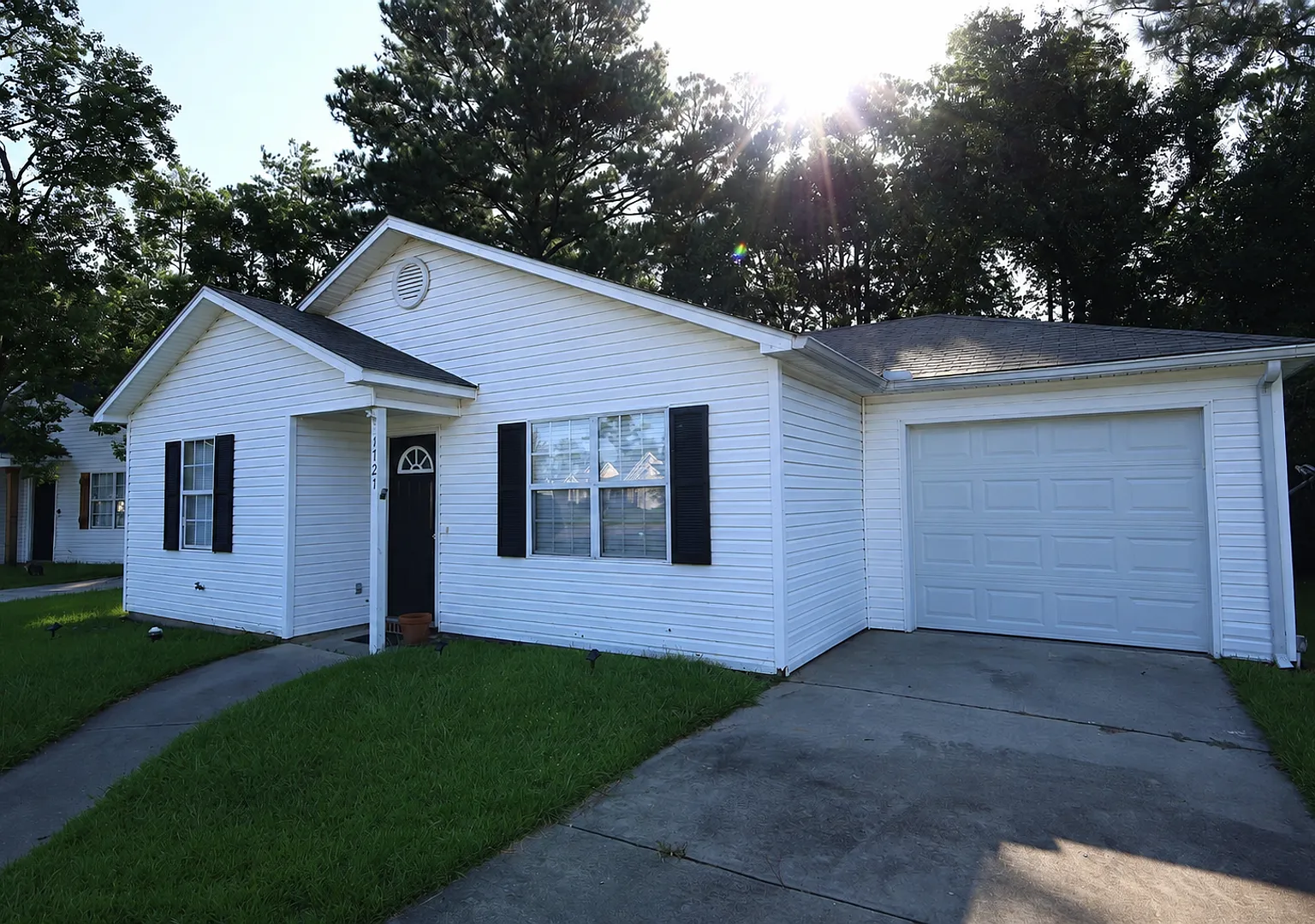 1727 Largo Circle — Photo 1