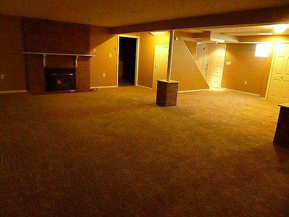 4th image of 3715 Parkview Dr