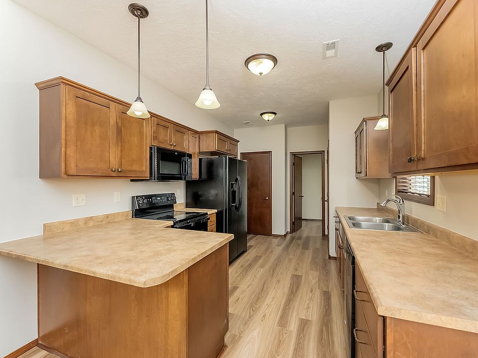 1st image of 107 W 81st St