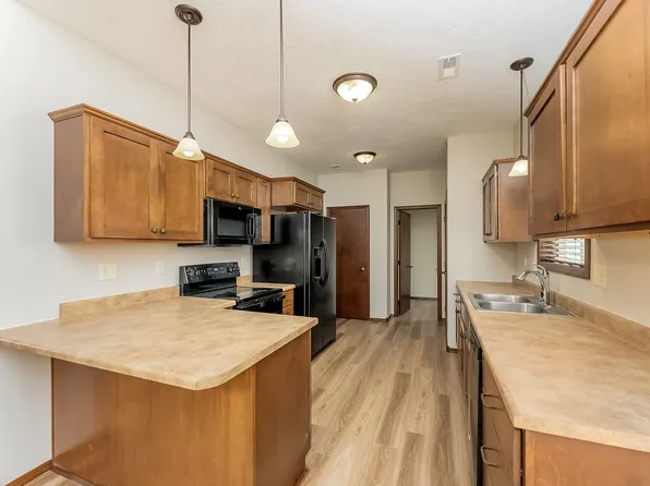 107 W 81st St, Sioux Falls, SD 57108
