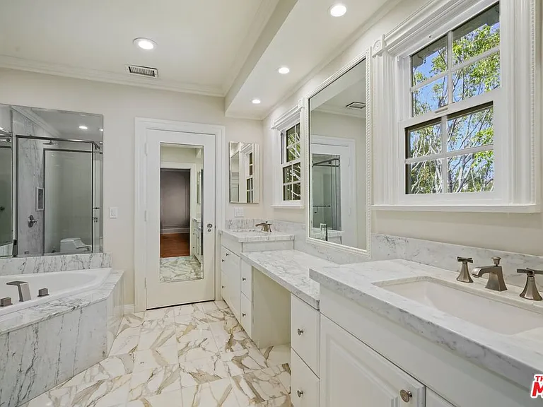 624 S Arden Blvd — Photo 22