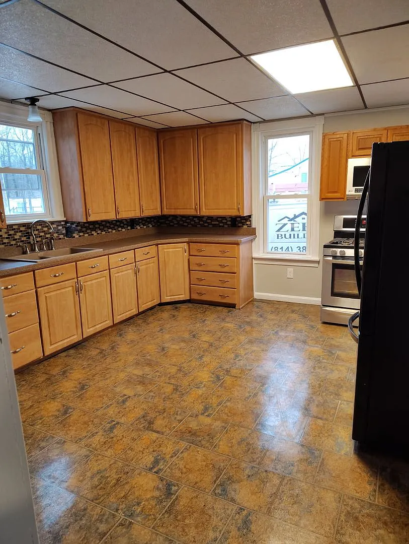 Beautiful 4 Bed/ 2 Bath House for Rent — Photo 1
