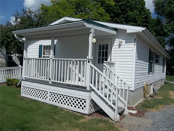 2nd image of 4751 South St