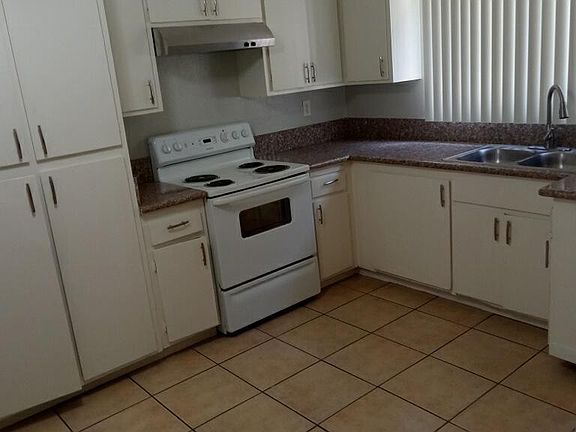 2nd image of 4038 Vineland Ave #A2