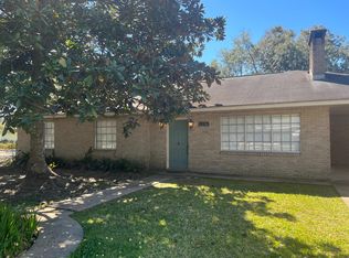 1216 Porter Ave, Ocean Springs, MS 39564