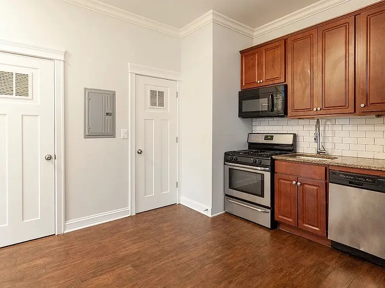 4317 W Irving Park Rd #3A — Photo 2