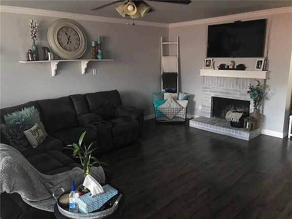 2nd image of 128 Queen Annes Dr