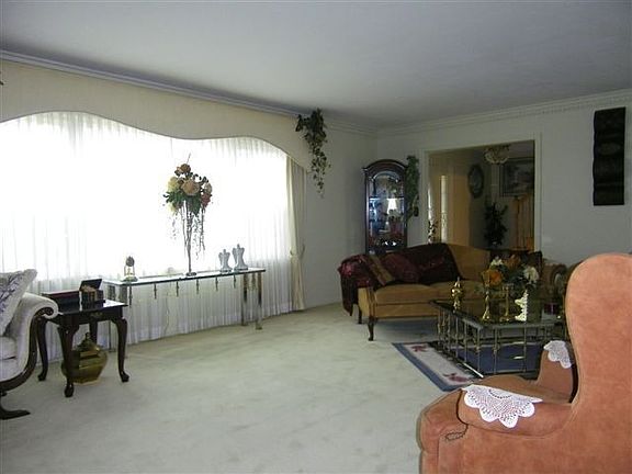 4th image of 109 Applewood Dr