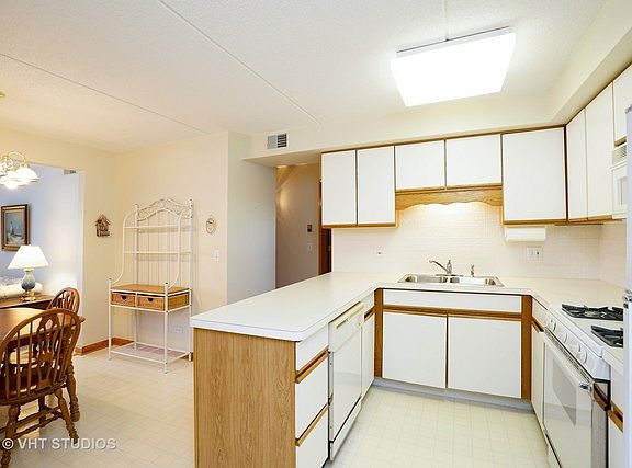 4th image of 8560 W Foster Ave Unit 508