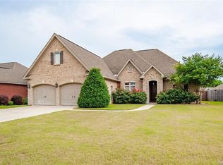345 Silver Pointe Dr, Elmore, AL 36025