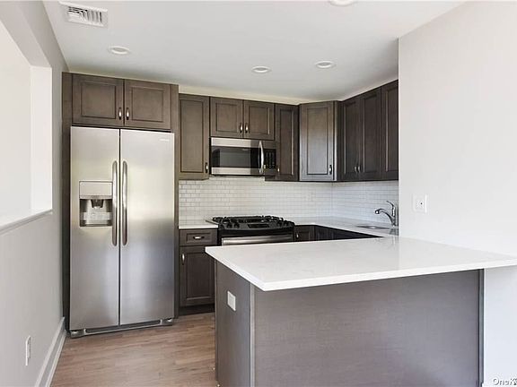 3rd image of 704 Breton Way
