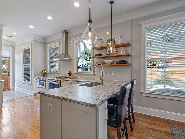 633 Gaskill St SE — Photo 14