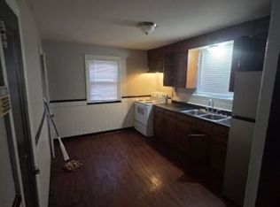 3009 Gary Dr, Saint Louis, MO 63121