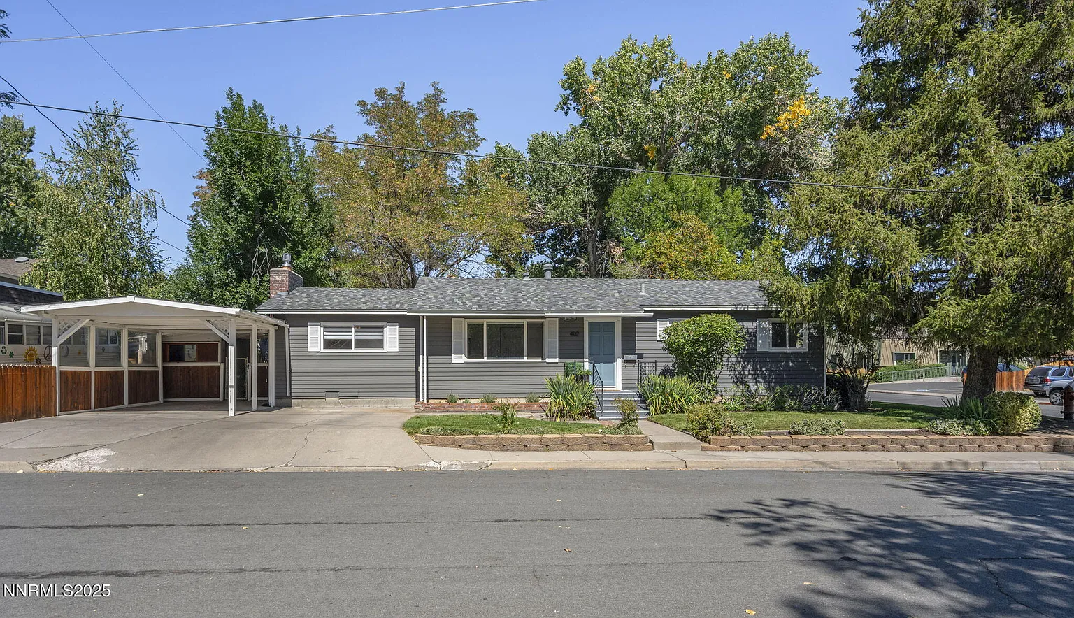 402 W 6th St photo 1