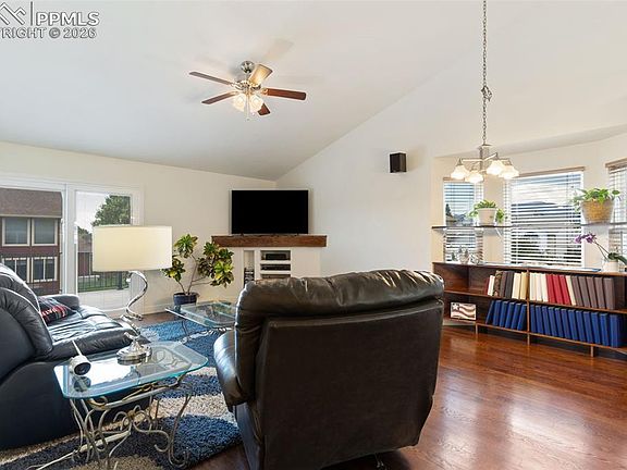 4th image of 5317 Goodview Dr