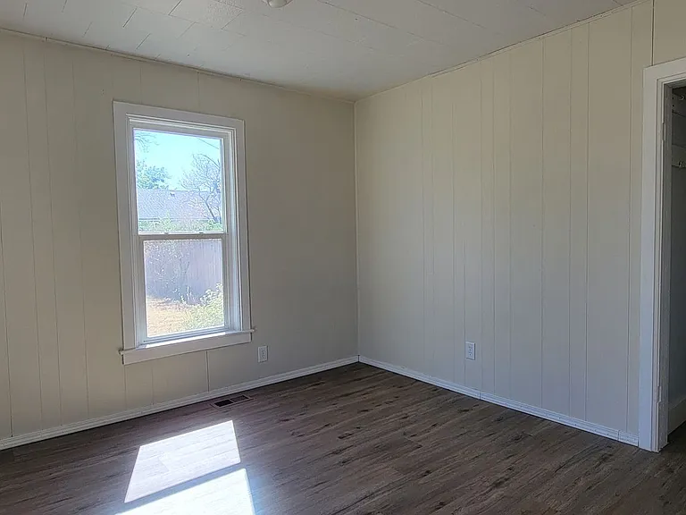 826 Forest Ave — Photo 14