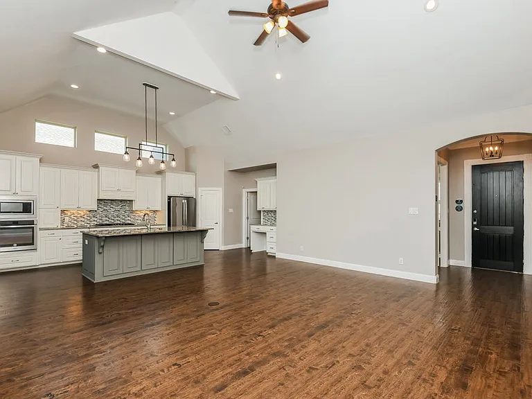 413 Blue Star Ct — Photo 3