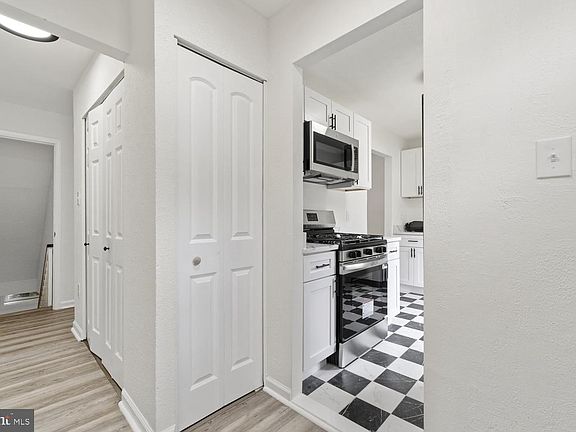 2nd image of 707 Sequoia Dr