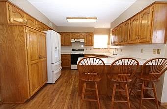 5th image of 800 NE Bryant Dr