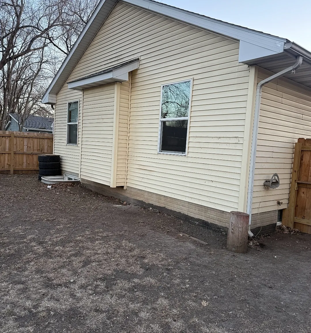 3 bed, 1.5 bath, 1070 sqft, $1,600 — Photo 2