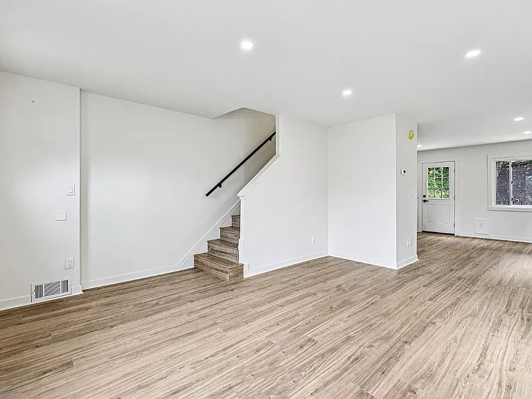 Open Floorplan (Livingroom view)