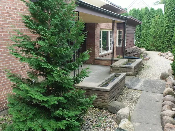 205 6th Ave W, Cresco, IA 52136