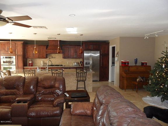 3rd image of 2301 E Alameda Dr