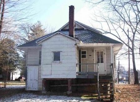 2nd image of 1141 Morton Ave
