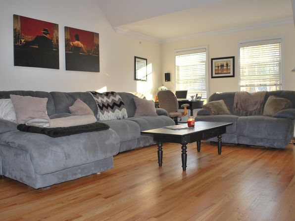 218 Main St Unit 301