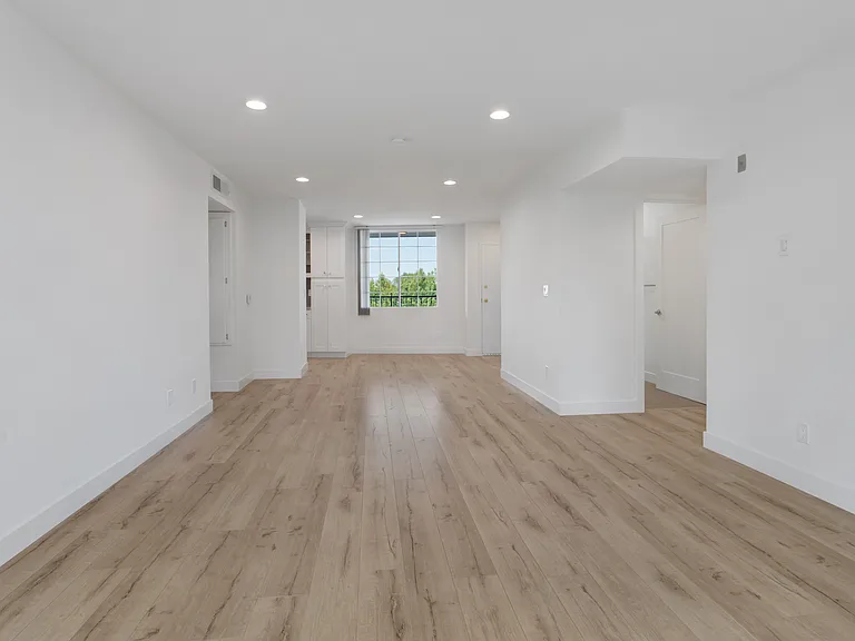 1601 Selby Ave #401 — Photo 12