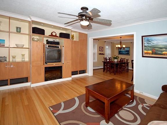 4th image of 148 Lakeside Dr