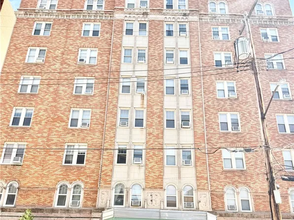 144 N Dithridge St Penthouse 1, Pittsburgh, PA 15213