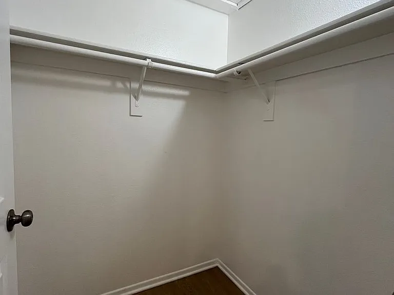 14900 Moorpark Street — Photo 26