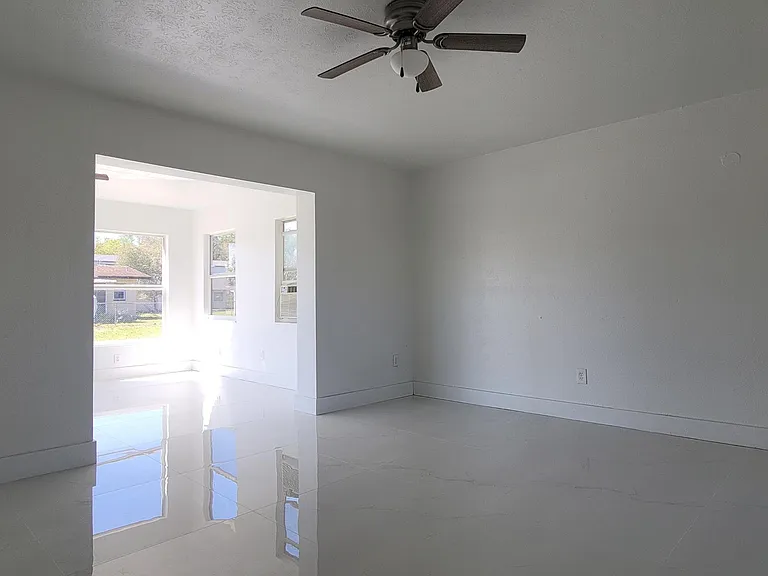 615 Joel Blvd #A — Photo 5