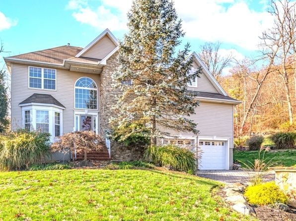 24 Wingate Way
