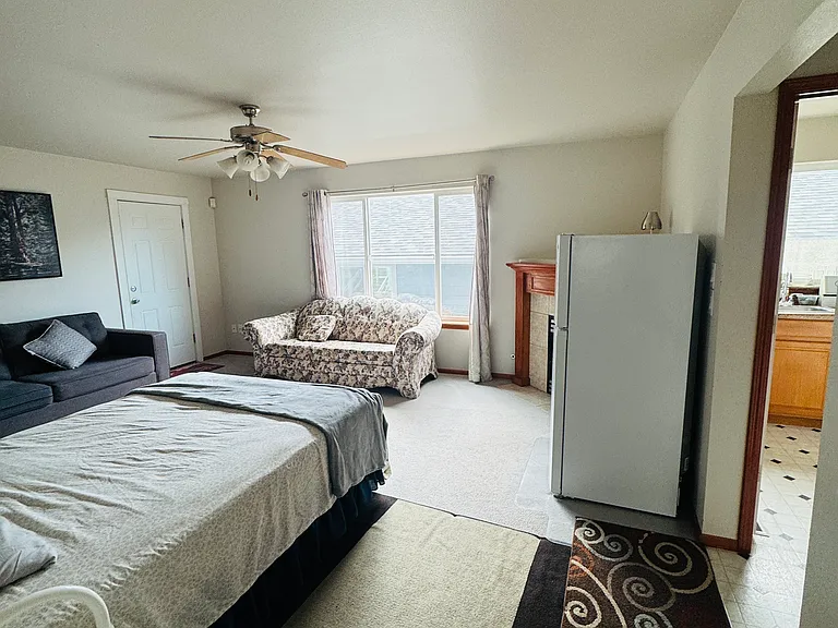 3820 Keystone Way — Photo 2