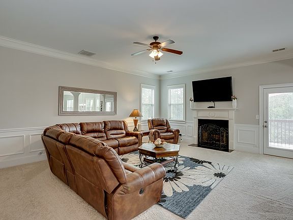 5th image of 1032 Iris Glen Dr