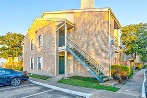 1 bed, 1.0 bath, 670 sqft, $895 — Photo 2