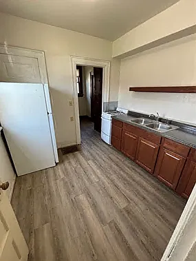 4 bed, $2,650 — Photo 3