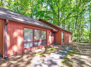 2 Foxwood Ct, Greensboro, NC 27407