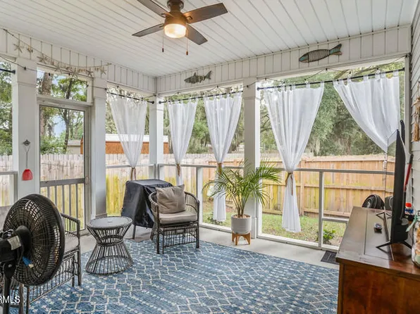 14 Avalon Dr, Beaufort, SC 29907