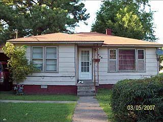 2nd image of 722 Fair St