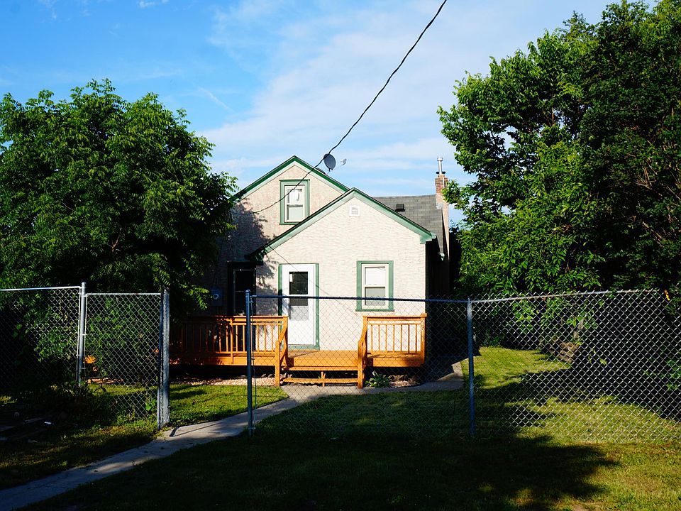 1st image of 2611 Oliver Ave N